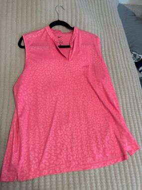 Nike Women’s Hot Pink Sleeveless Athletic Tank with Subtle Animal Jacquard